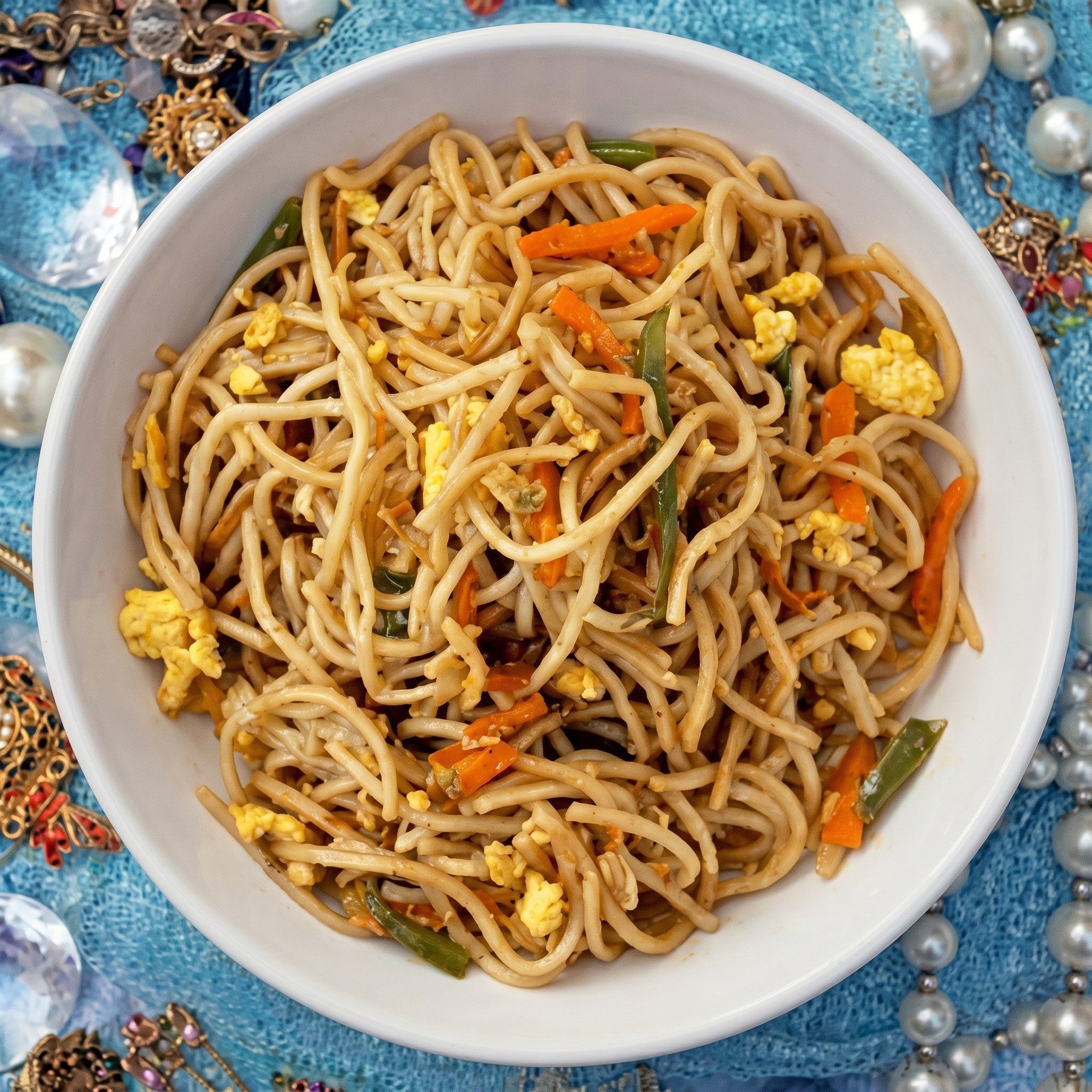 Egg Hakka Noodles.